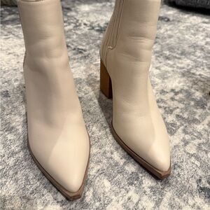 Women’s Cream Pointed-Toe Block Heel Boots